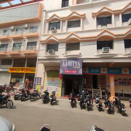 Hotel Aaditya Palace Bhusāwal Extérieur photo