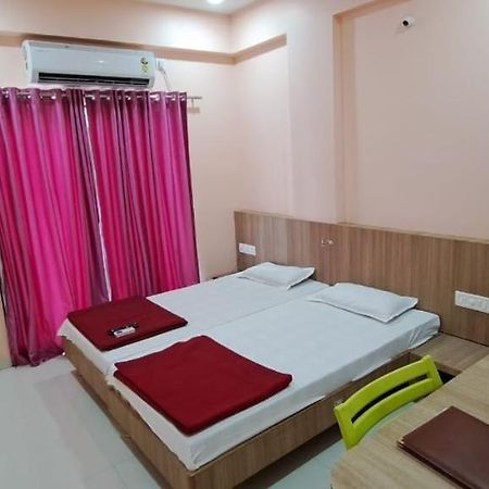 Hotel Aaditya Palace Bhusāwal Extérieur photo