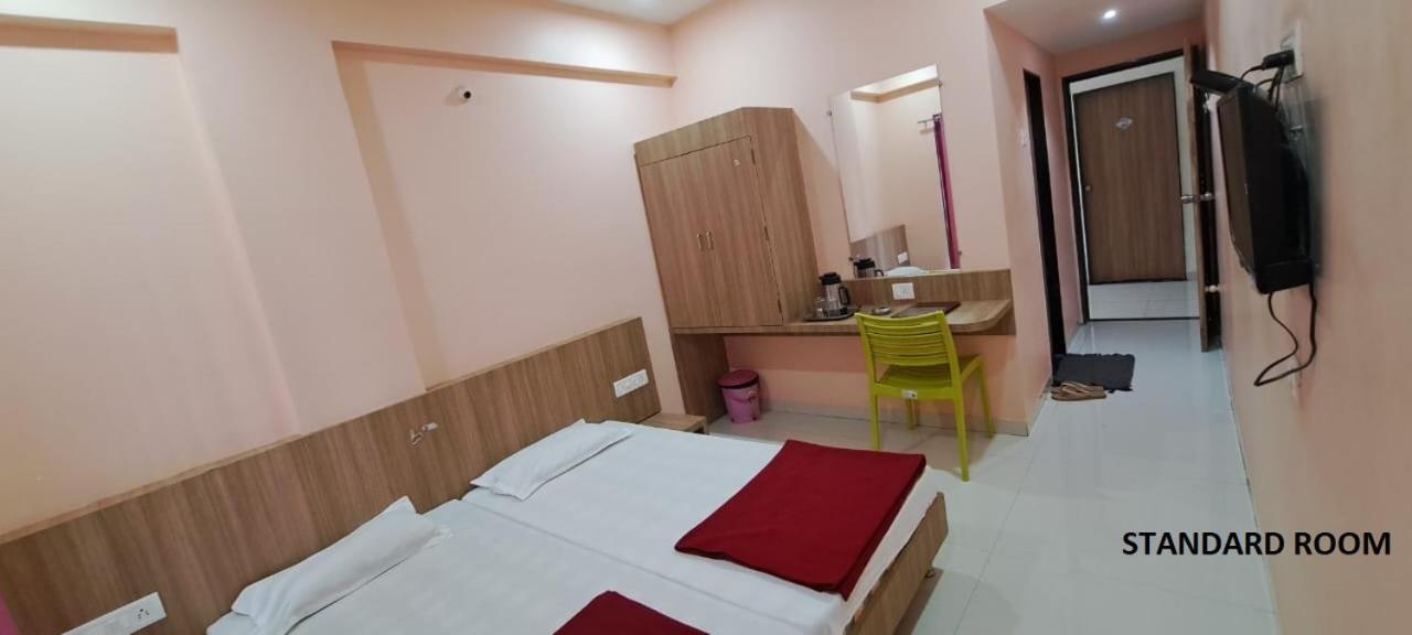 Hotel Aaditya Palace Bhusāwal Extérieur photo