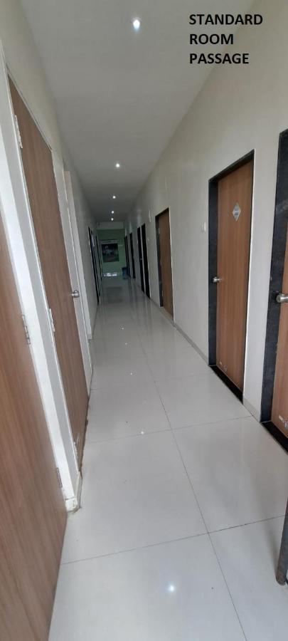 Hotel Aaditya Palace Bhusāwal Extérieur photo